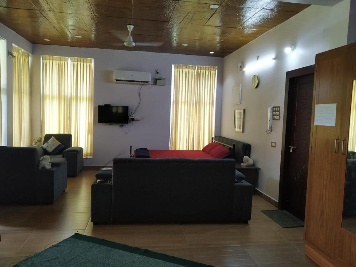 Waves Beach House Pondicherry Exterior foto