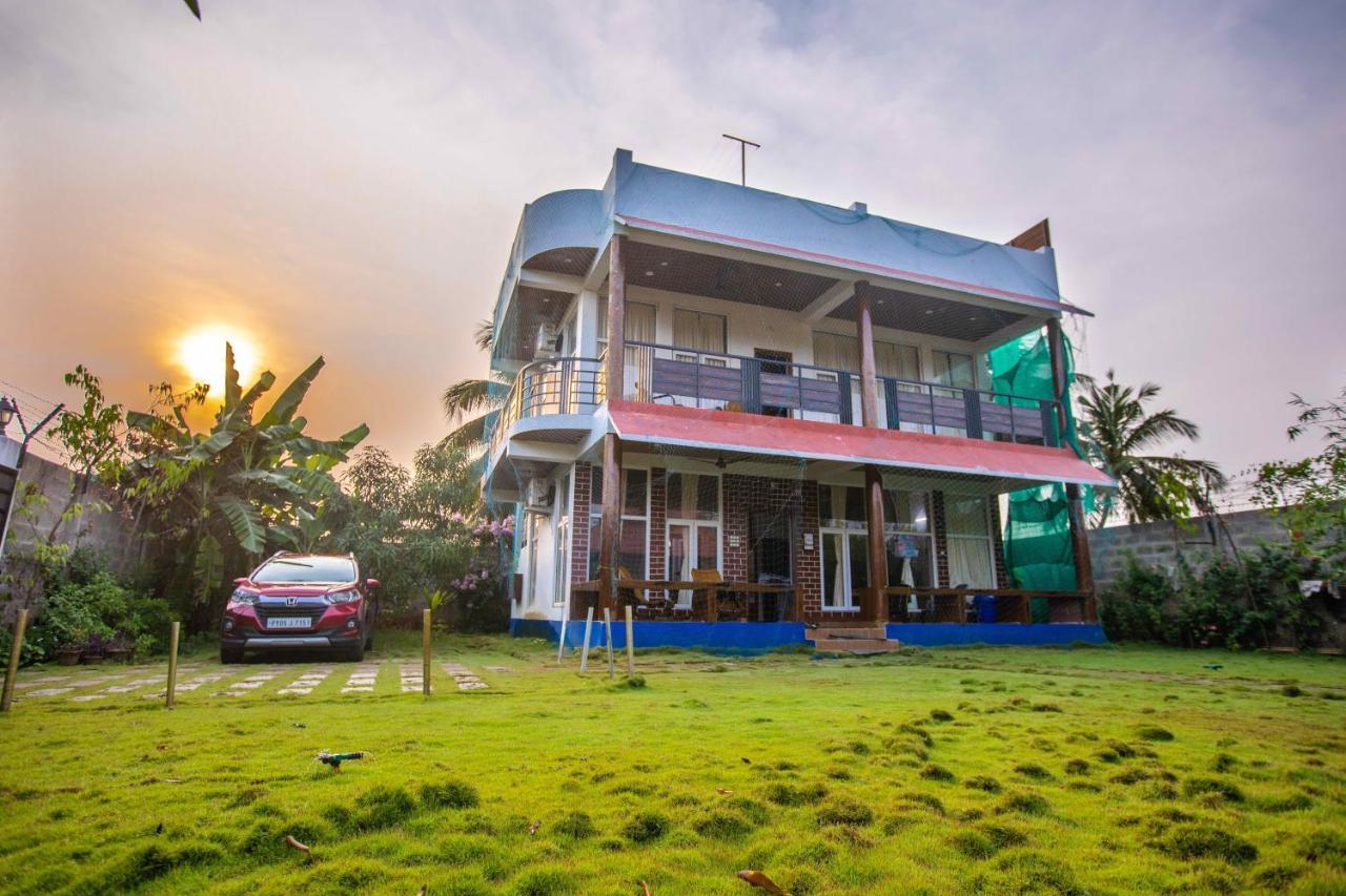Waves Beach House Pondicherry Exterior foto