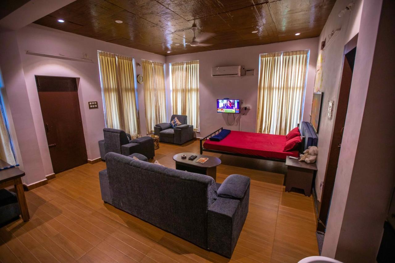 Waves Beach House Pondicherry Exterior foto